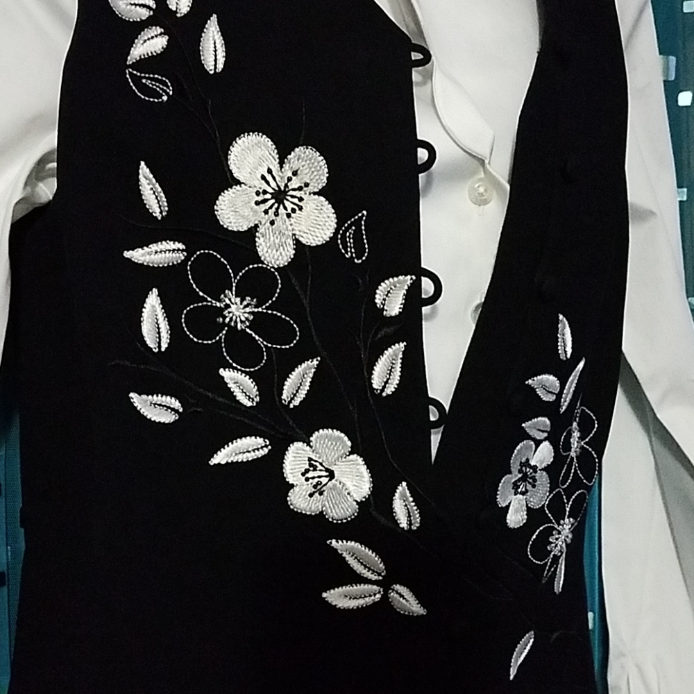 Casual Corner vest
